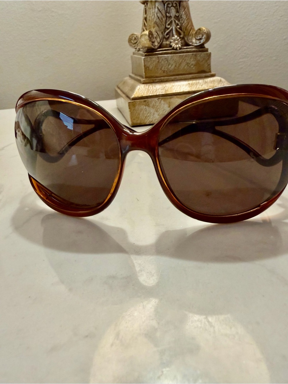 ROBETO CAVALLI 🤩Excellent Condition  tortoise frame with gold emblem sunglasses